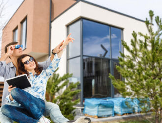 properti pertama